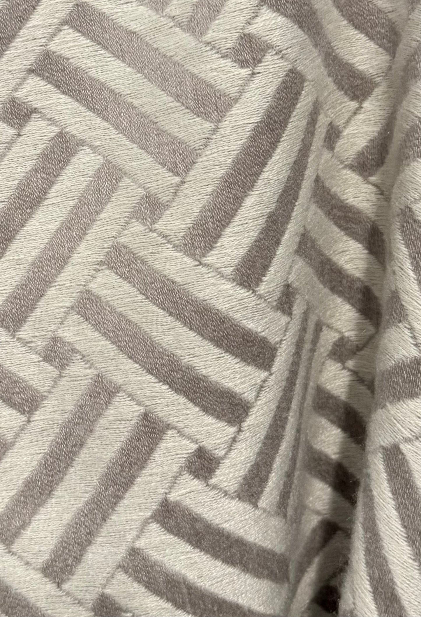 Geometric Pattern Knit Oblong Scarf With Fringe Edging