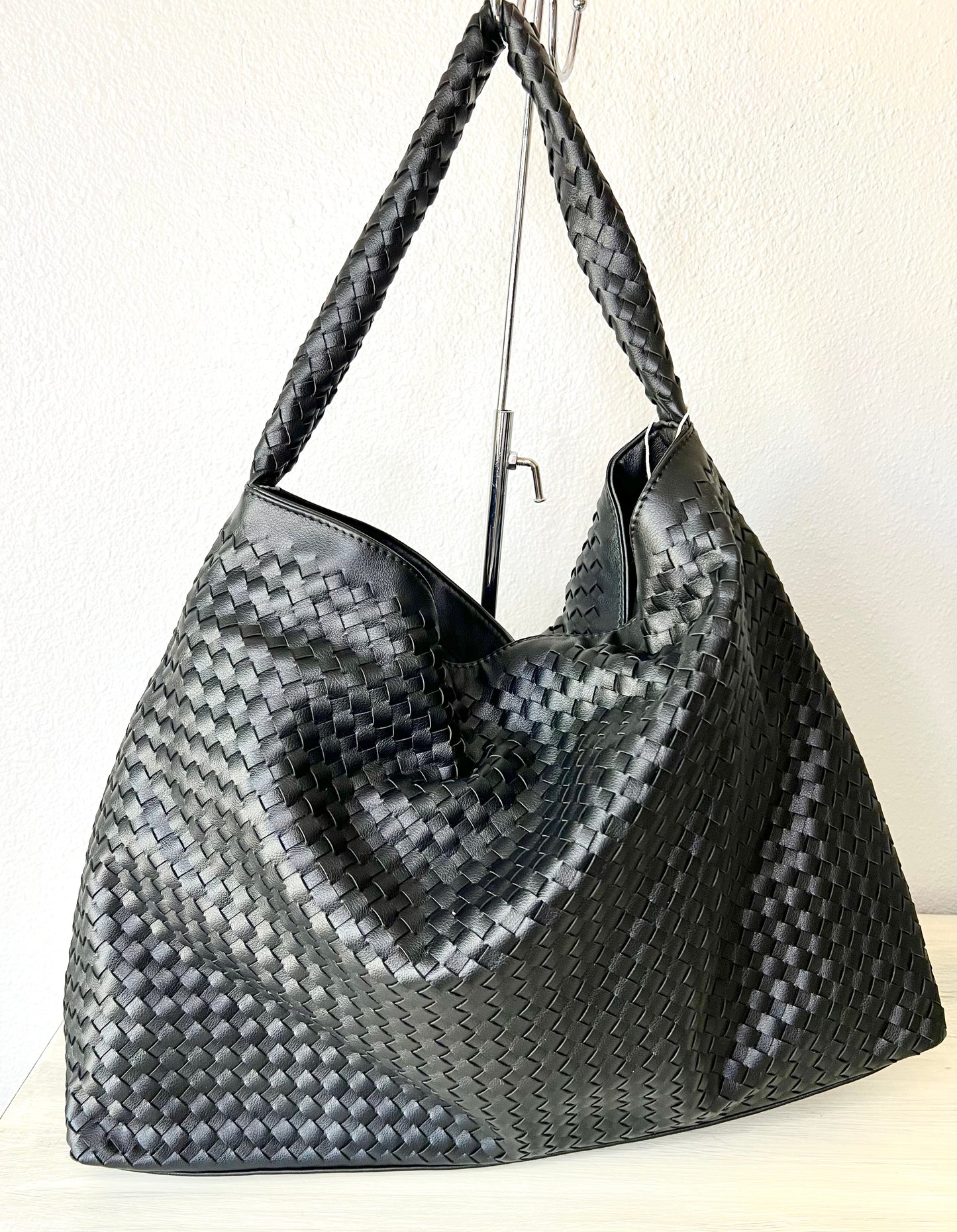 BLACK WOVEN DESIGN HOBO BAG