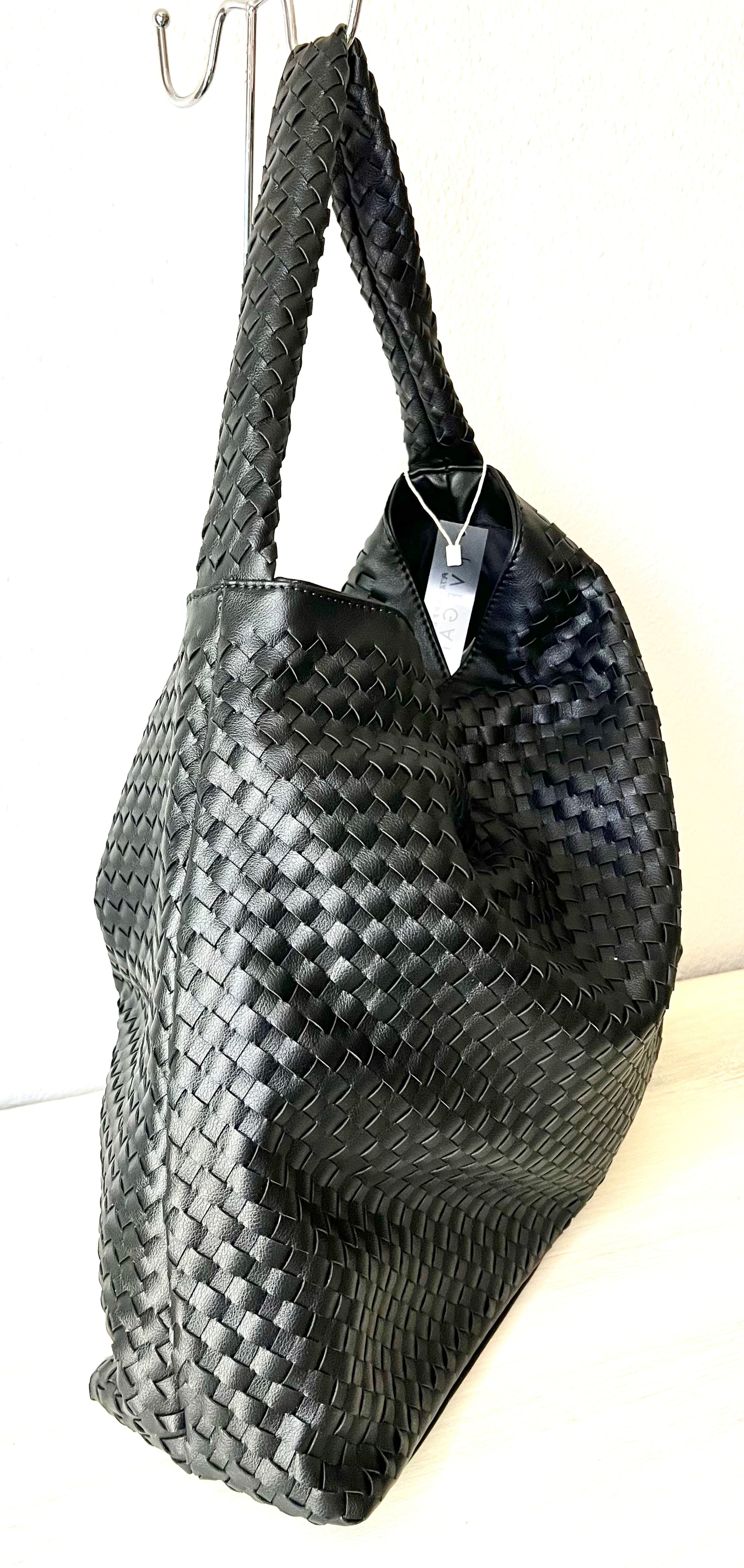 BLACK WOVEN DESIGN HOBO BAG